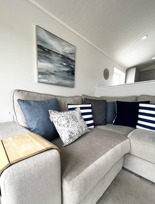 Diddly Squat Lodge With Hot Tub, Pendle View Holiday Park คลิเธอโร ภายนอก รูปภาพ